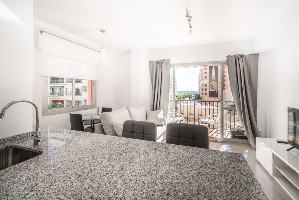 Stunning Fuengirola Gem With City And Sea Views ภายนอก รูปภาพ